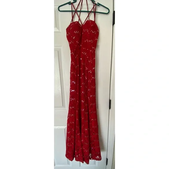 Formal Dress 🔥 - Picture 2 of 8